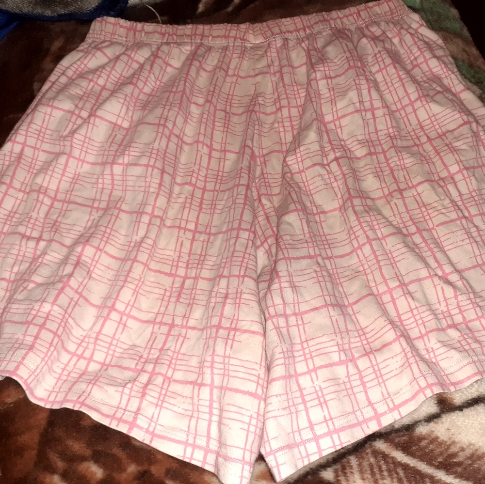 Shorts - Picture 2 of 3